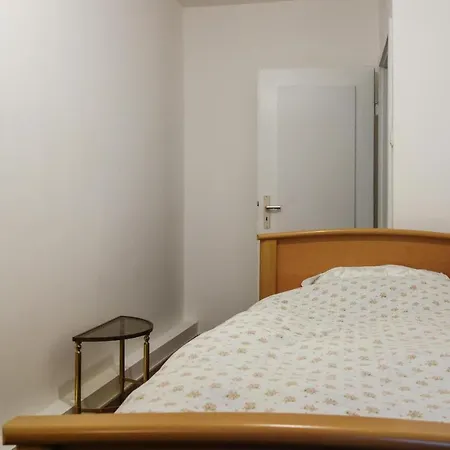 Ferienhaus Nice In With Wifi And 4 Bedrooms Kasbach-Ohlenberg